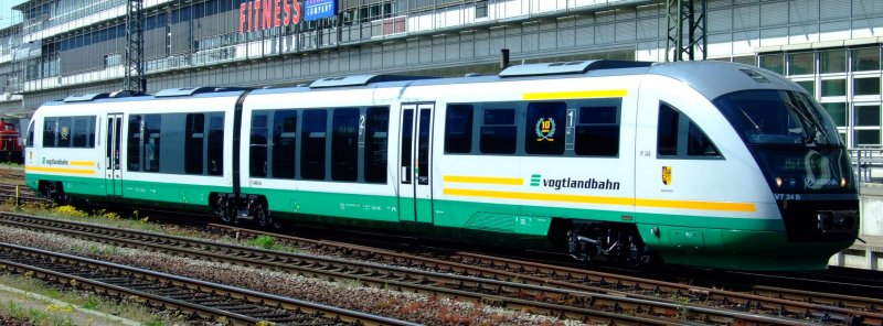 VT 24 der Vogtlandbahn am 22.04.2007 bei der Einfahrt in Regensburg Hbf.
