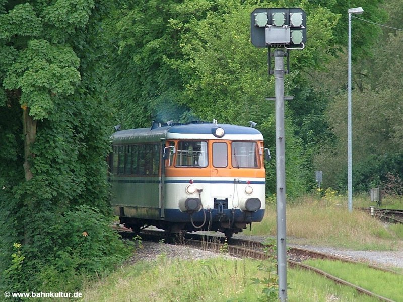VT 26 der SWEG am 20.08.2008 bei der Einfahrt in den Bhf. Neckarbischofsheim Nord (eigentlich hei�t der Ort: Bernau); Strecke Neckarbischofsheim Nord - H�ffenhardt