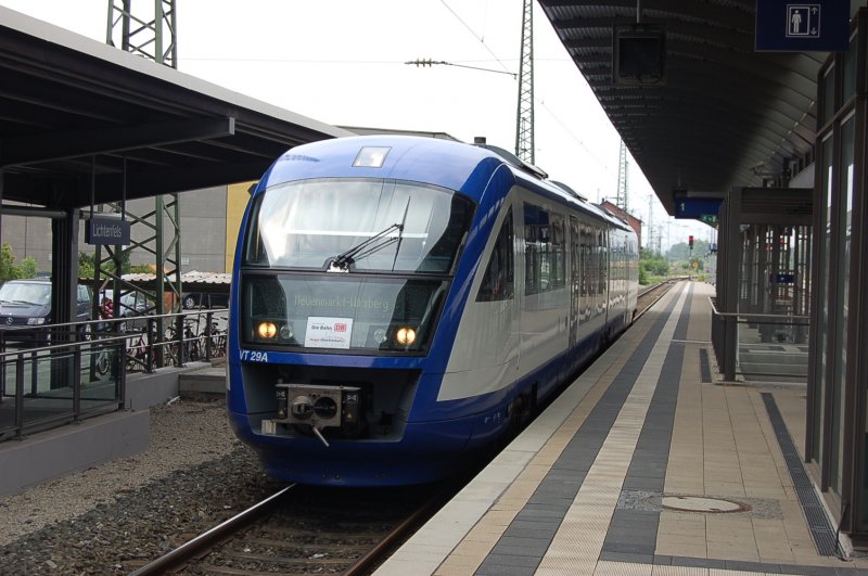 Vt 29 A im als Vertretung der Vogtlandbahn ( Eigentmer des Triebwagens ist die Firma VRR Verkehrverbund Rhein-Ruhr ) Die Aufschrift am Vt ist teilweise in Cz oder Pl ?