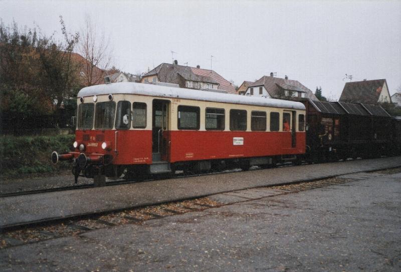 VT 36 im Bahnhof Vaihingen / Enz Stadt, November 2002