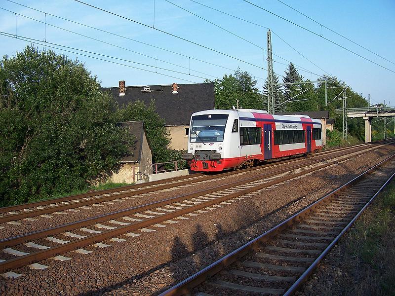 VT 514 der City-Bahn Chemnitz bei Niederwiesa am 28.08.05