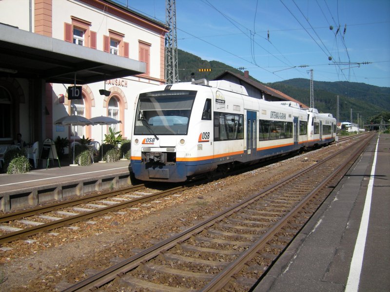 VT 515 der Orthenauer S-Bahn bei der Einfahrt in Hausach. 24.08.2008