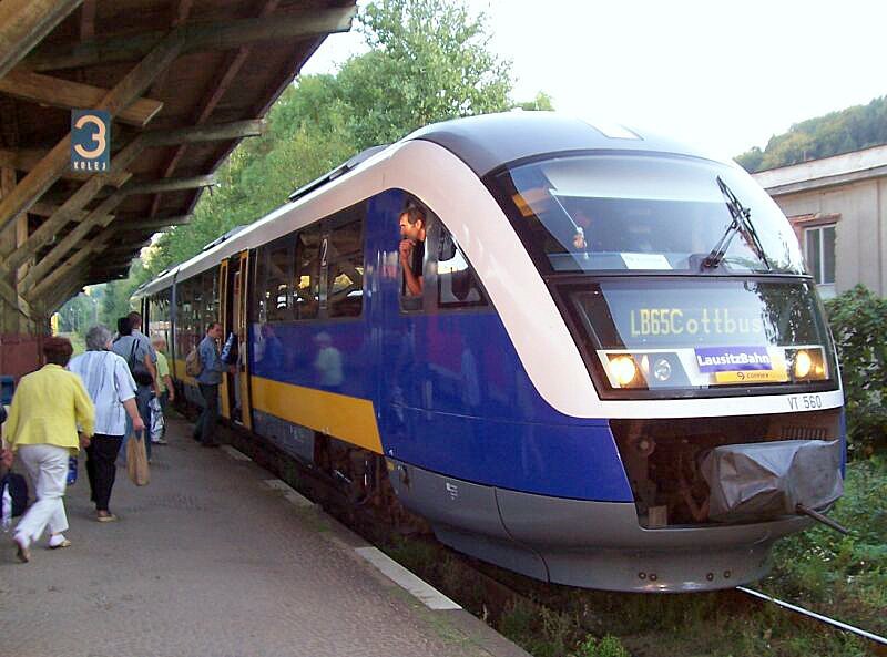 VT 560 als LB 39414 am 23.09.2006 von Liberec ber Zittau nach Cottbus in Chrastava / Tschechien, an diesen Tag war von Liberec bis Chrastava Schienenersatzverkehr, der Zug wurde erst hier eingesetzt, er fhrt nur Samstags.
