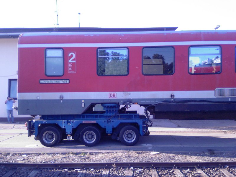 Vt 628 auf der Stae Grund war ein Unfall der Triebwagen konnte nicht mehr auf dem schienenweg zum AW gelangen Bild im Bw Kaiserslautern
