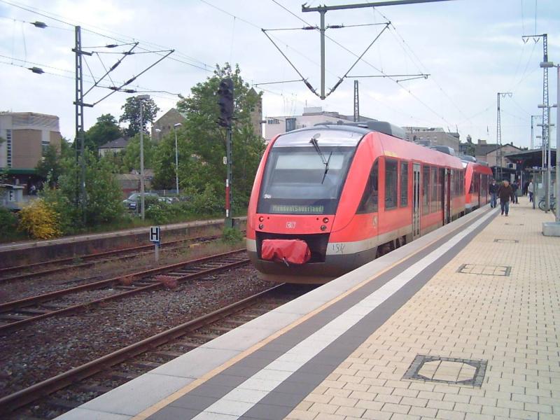 VT 640 als RB 54 nach Menden in Doppeltraktion in Unna am 29.05.2004
