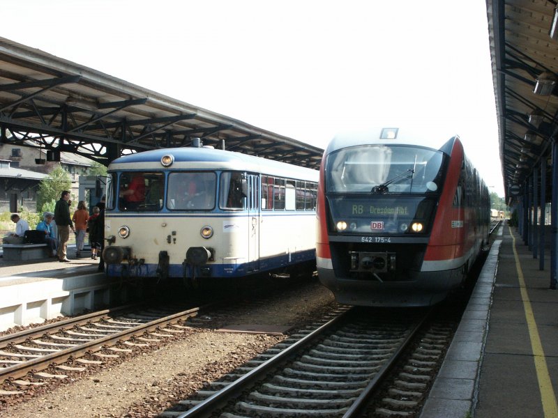 VT 642 157-6 vor der Ausfahrt in Richtung Dresden HBF, im Bahnhof von Zittau am 13.08.2007.