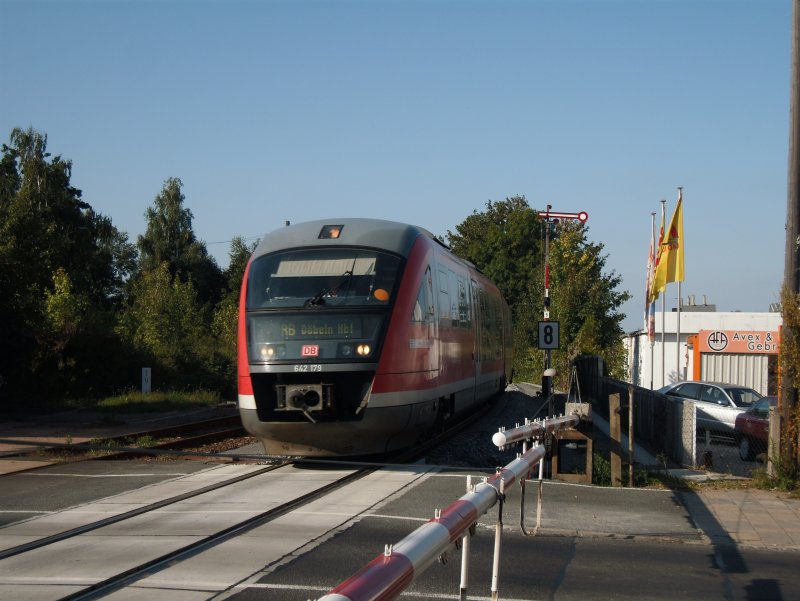 VT 642 179 f�hrt in den Bahnhof Grimma ob.Bf ein
26.09.2009