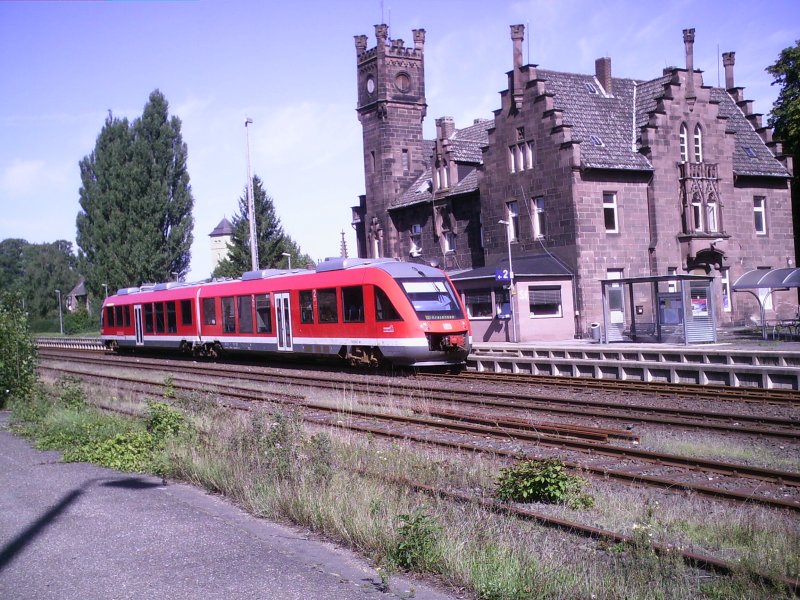 VT 648 am 10.September 2006 als RB nach Kreiensen in Stadtoldendorf.