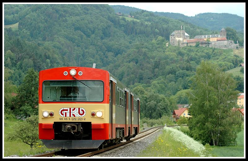 VT 70.01 als R 8555 auf dem Weg nach Wies-Eibiswald auf der  Leibenfelder Hhe , kurz nach dem Bahnhof Deutschlandsberg am 26.5.2006