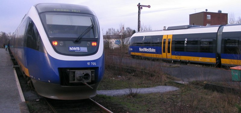 VT 705 der NordWestBahn im Bahnhof Borken, Sonntag, 04.03.2007