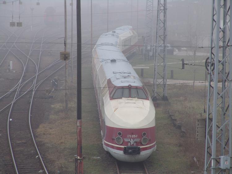 VT18 abgestellt in Bln-Lichtenberg.Leider nicht im besten Zustand.Aufgenommen am 26.03.05