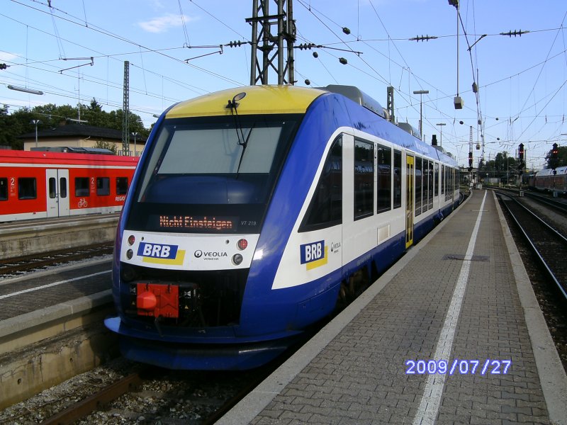 VT219 der BayerischenRegioBahn in Augsburg Hbf(27.07.2009).