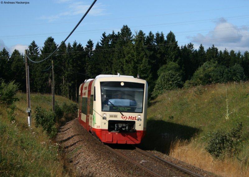 VT241 der HzL als HzL85833 nach Geisingen-Leipferdingen am km 22 der KBS742 8.8.08