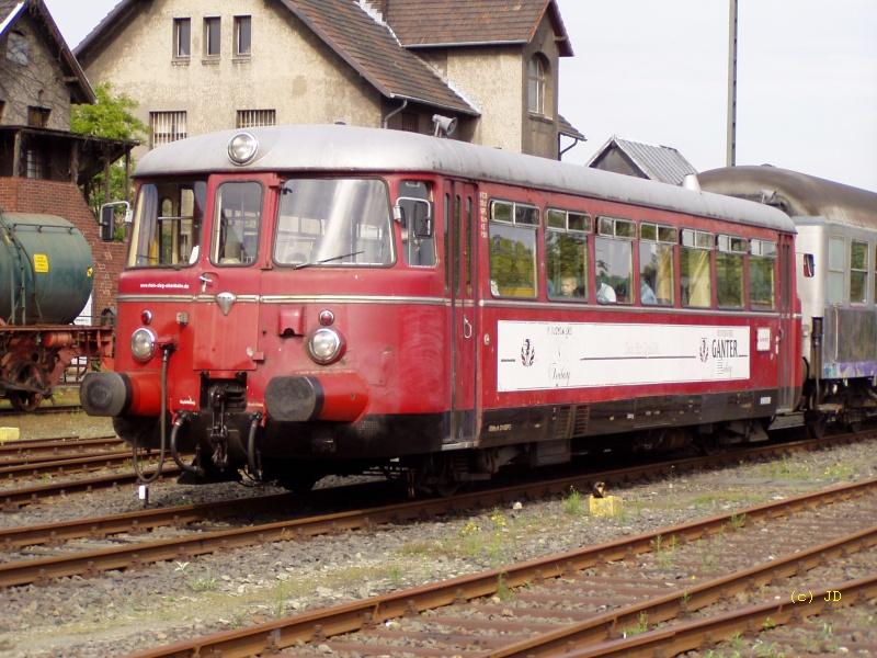 VT25 der RSE am 22.08.04 in Köln Nippes in der Nahaufnahme - Bahnbilder.de