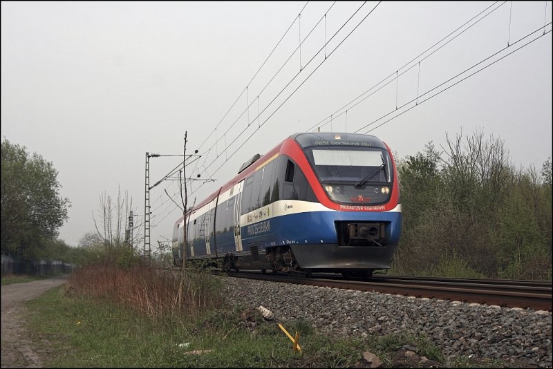 VT643.12(?) der Priegnitzer Eisenbahn ist als PEG29072 (RB51  WESTMNSTERLAND-Bahn ) nach Dortmund Hbf unterwegs. (14.04.2009)

