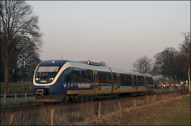 VT710 ist als RB67 (NWB81559)  DER WARENDORFER  durch das M�nsterland unterwegs. (31.03.2009)