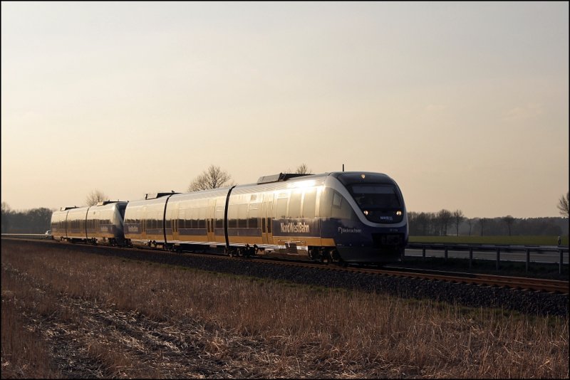 VT726 und VT703 jagen als RB67 (NWB81558)  DER WARENDORFER  durch das M�nsterland. 

