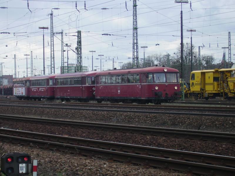 VT98 der Pfalzbahn bei einer -Fahrt.