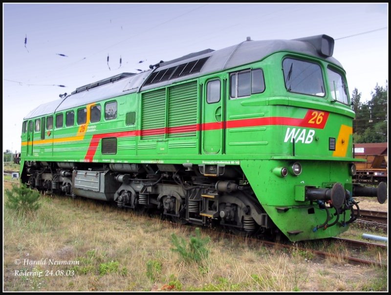 WAB 26 der WAB steht am 24.08.03 im Bahnhof Rderau (b.Riesa).