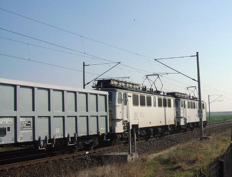 WAB Lok 53 und 56 bei der durchfahrt durch Smmerda am 01.04.2005. (Da der Zug fr mich sehr berraschend kam ist die Bildqualitt leider schlecht)
