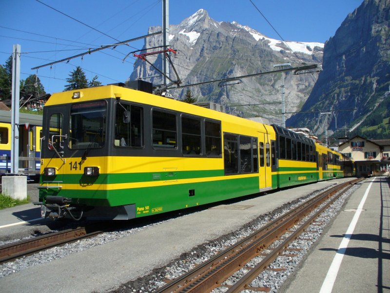 WAB - Pano Triebwagen Beh 4/4 141 im Endbahnhof von Grindelwald am 02.09.2007