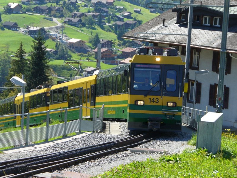 WAB - Pano Triebwagen Beh 4/4 143 bei der einfahrt in den Endbahnhof von Grindelwald am 02.09.2007
