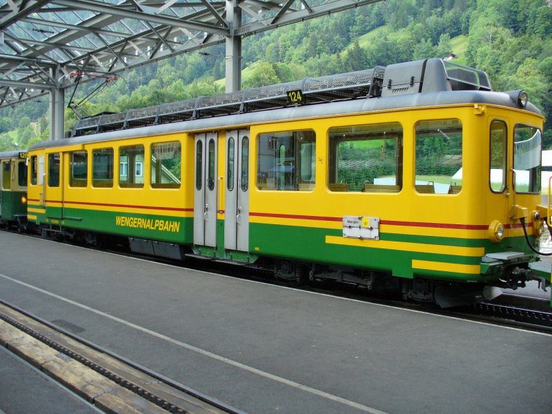 WAB - Zahnrad Triebwagen BDeh 4/4 124 im Bahnhof von Lauterbrunnen am 16.06.2007