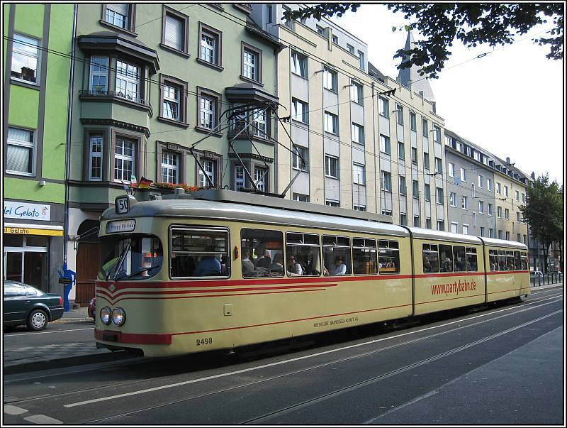 Whrend des Tages der offenen Tr im Depot Steinberg der Rheinbahn am 14.09.2008 wurde historische Tram 2498 fr Sonderfahrten in die Innenstadt genutzt.