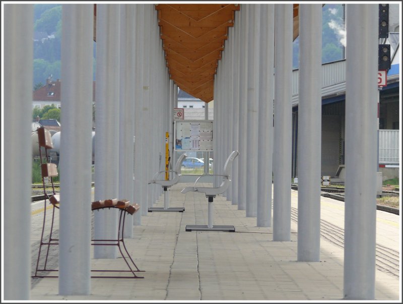 Whrend in Graz Hbf ein ziemliches Gedrnge herrschte, war am Graz Kflacher Bahnhof Donnerstagabend um ca.18.00 Uhr erstaunlicherweise wenig bis gar nichts los. (15.05.2008)