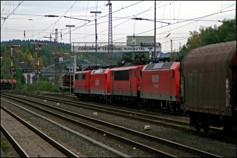 Whrend der berbetrieblichen Ausbildung in Kreuztal, warten Loks der Baureihe 145, 151, 155 und 185 auf die nchsten Aufgaben. (01.10.07)