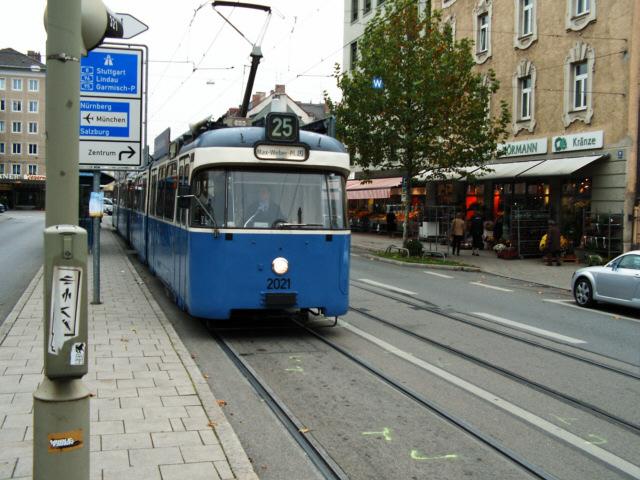 Wagen 2021 am 03.11.04 am Ostfriedhof.