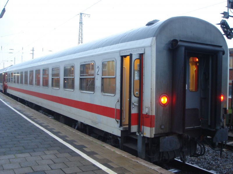 Wagen 253 des EuroCity 6 aus Chur nach Hamburg-Altona im Bahnhof Mnster (Westf). Momentan ist nur der Wagen dran wegen den Rauchern, mal sehen ob der am 01.09.07 auch noch dran ist!?! Aufgenommen am 22.06.07