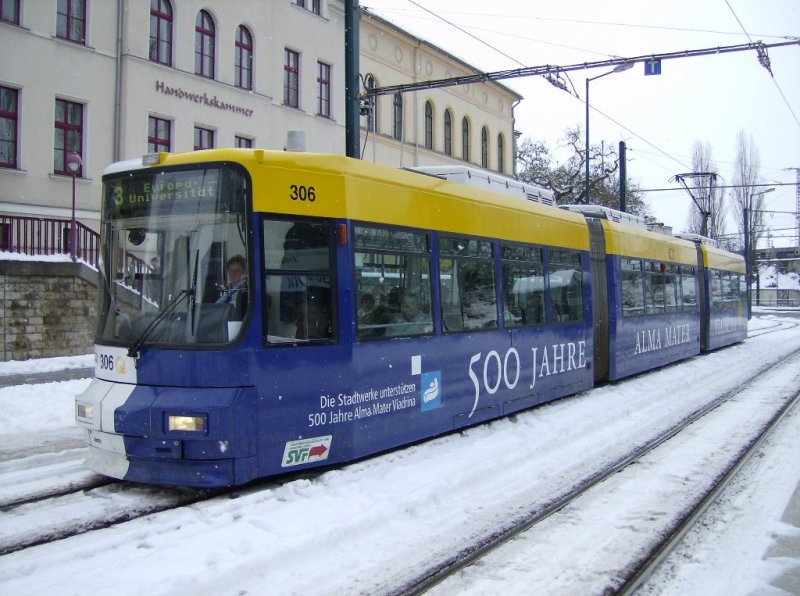 Wagen 306 am 18.02.09 an der Haltestelle: Bahnhof 