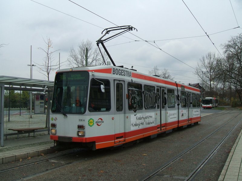 Wagen 338A der Bogestra,Linie 306 nach Bochum Hbf.,
Bereitstellung in Wanne Eickel Hbf/Bbf.(13.11.2007)