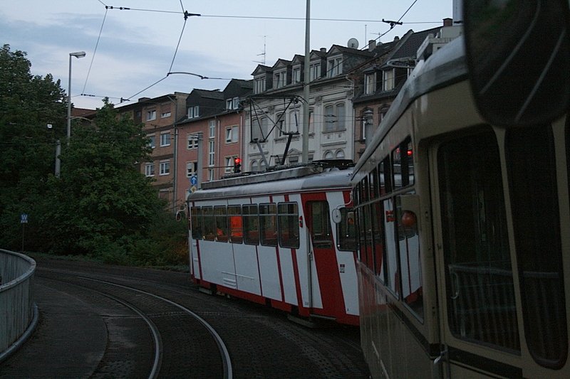 Wagen 358 und Wagen 66  bei einer berfuhrungsfahrt an der Rheinstrae/Mannheim