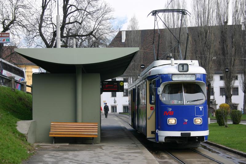 Wagen 40 der IVB am 14.4.2006 in der Station Bergisel.