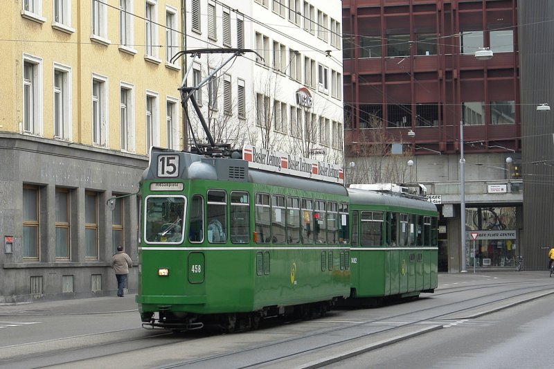 Wagen 458 auf der Linie 15.
Basel SBB Mrz 2008