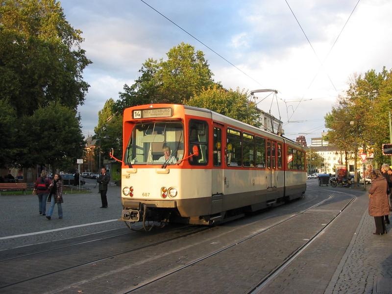 Wagen 687 der VGF, Typ Pt, am 18. Oktober 2005 am S�dbahnhof.