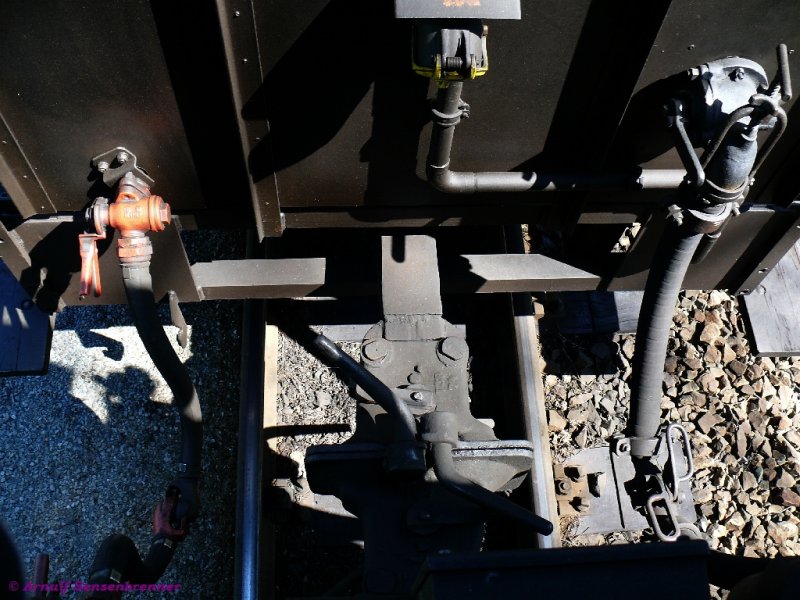 Wagenkupplung zwischen zwei 750mm-Schmalspurwagen der SDG-Fichtelbergbahn.
11.05.08 
