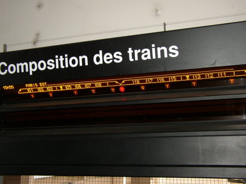 Wagenstandazeiger in Mezt, Voie/Gleis 1, fr den TGV 2869!!! 06.04.08
