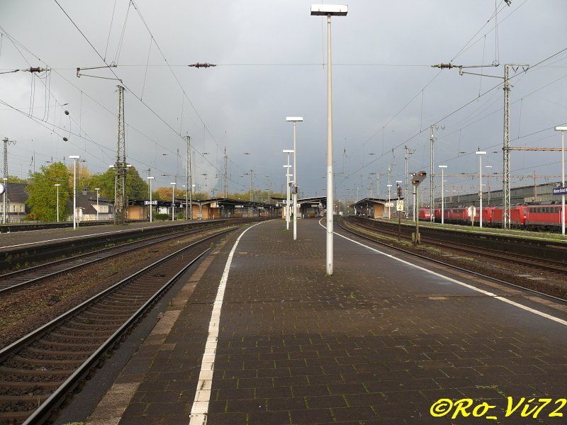 Wanne-Eickel Hbf, rechts die Abstellgruppe. 21.10.2007.