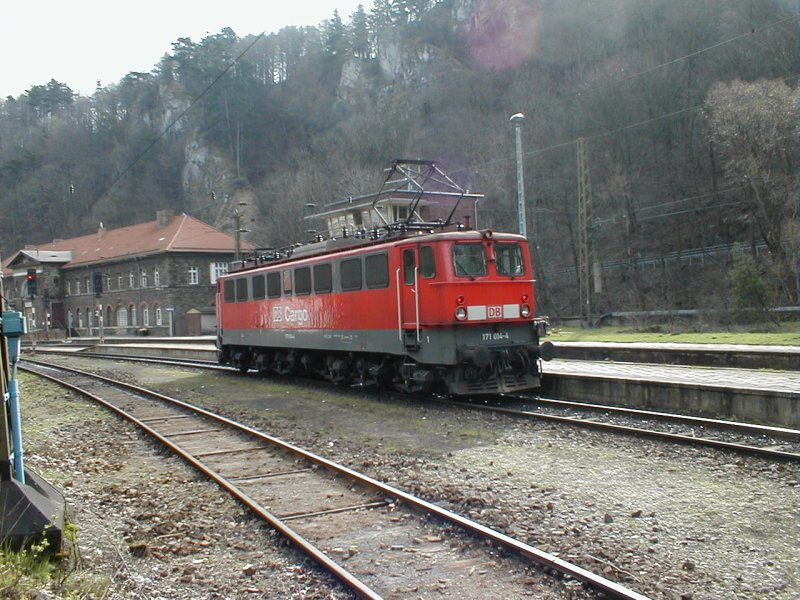Warten auf den n�chsten Einsatz in R�beland, 16.4.2001