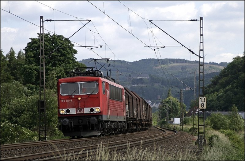 Was aktuelles von der Ruhr-Sieg-Strecke: Die 155 111 hat in Hohenlimburg den abendlichen Coilzug �bernommen und wird in nun (warscheinlich) zum Rangierbahnhof Hagen-Vorhalle bringen. (29.05.2009)