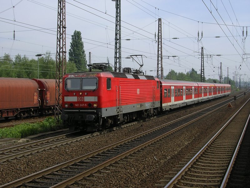 Was war das? Lautsprecher Durchsage in BO Ehrenfeld : S-Bahn nach D�sseldorf f�llt aus !Wenige Minuten sp�ter f�hrt diese auf dem Durchfahrtsgleis in Richtung Essen vorbei,die n�chste fiel auch gleich aus.(27.05.2008) 