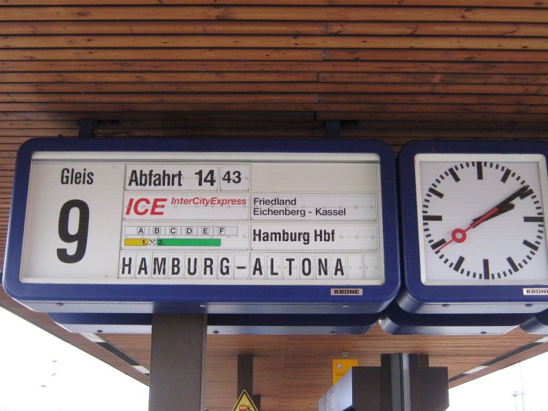 Was war denn da los? Am 20.09.2008 staunte ich nicht schlecht als der Zugzielanzeiger am Gleis 9 in Gttingen einen ICE ber Friedland und Eichenberg ankndigte. Erstens ist es die entgegengesetzte Richtung und zweitens fahren auf der Strecke schon seit min. 17 Jahren keine ICE's mehr! :-)