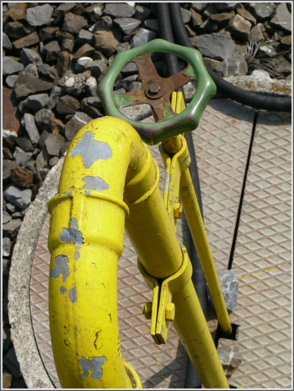 Wasseranschluss vor der Wageneinstellhalle in der Bergstation. (28.04.2008)