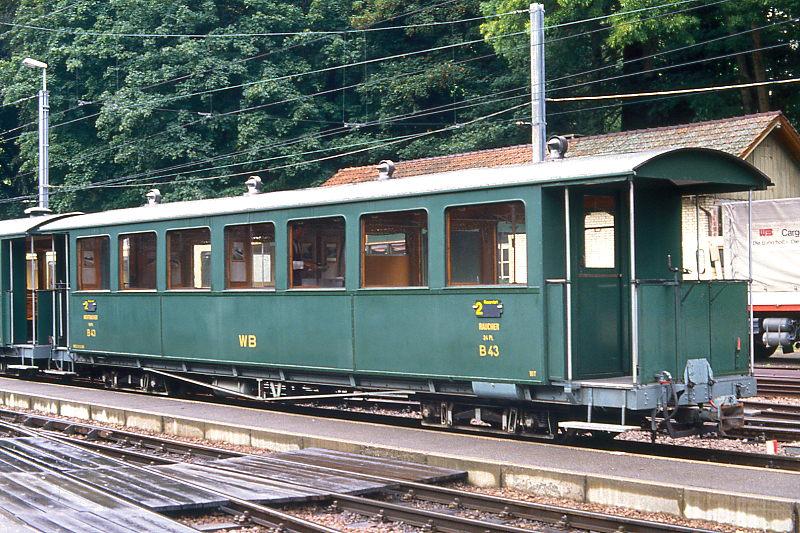 WB - B 43 am 08.09.1990 in Waldenburg - Personenwagen - SWS - Baujahr 1924- 11,70t - Sitzpltze 2.Klasse 42 - LP 13,20m - zulssige Geschwindigkeit 55 km/h. Hinweis: 06/1994a, danach Abbruch
