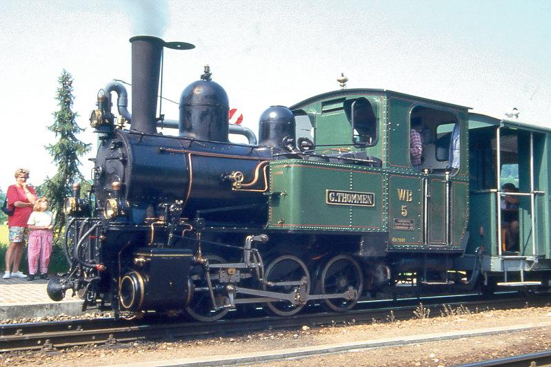 WB - G 3/3 5 am 09.05.1993 in Bad Bubendorf - Dampflok G.THOMMEN - SLM - Baujahr 1902 - Gewicht 15,00t - Wasser 1,70m - Kohle 0,80t - LP 5,88m - zulssige Geschwindigkeit km/h 30 - =07.06.1980.
