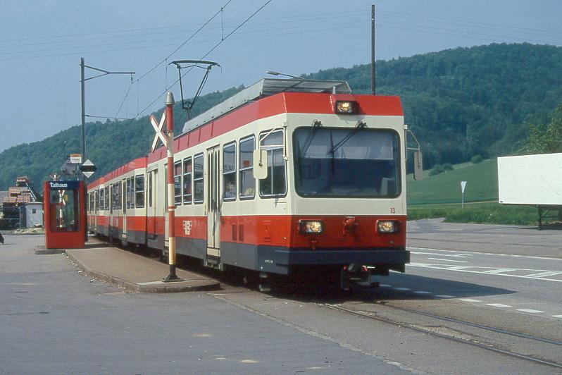 WB Regionalzug 42 von Liestal nach Waldenburg am 08.05.1993 in Talhaus mit Triebwagen BDe 4/4 13 - Bt 118 - Bt 120.
