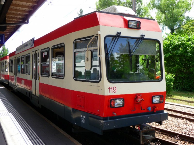 WB - Steuerwagen Bt 119 im Bahnhof von Liestal am 03.08.2008